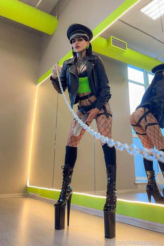 Still doing pole dancing hehe 😋🥰🥰
And I’m sure that even so I could dance with you as pleasantly as possible🤤🤭
Maybe our dance will continue with something hot?❤️‍🔥❤️‍🔥❤️‍🔥

#fyp #alt #tattoos #kink #butt #pegging #dominatrix