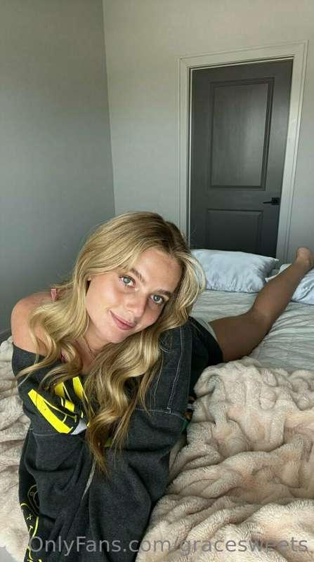 Let’s get tangled... in more than just sheets 🛏️💦😈