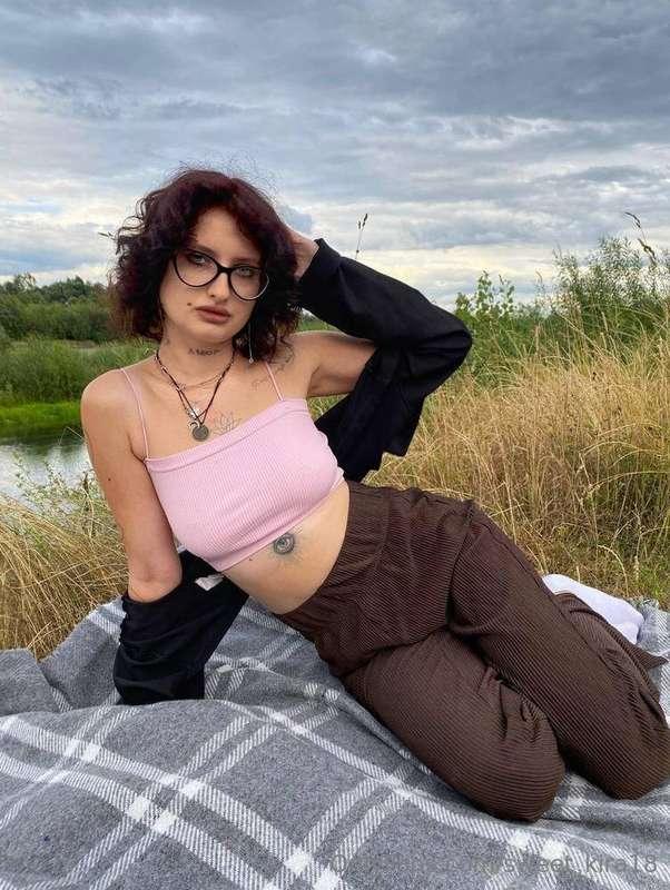 This baby @jessica_sexology wants you to take off everything..