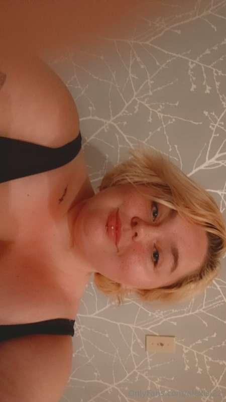 *5 tity pics included*   My 26th birthday is coming up in le..