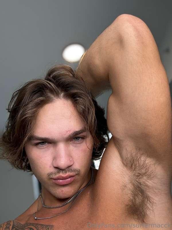 where are my armpits lovers at?😈
