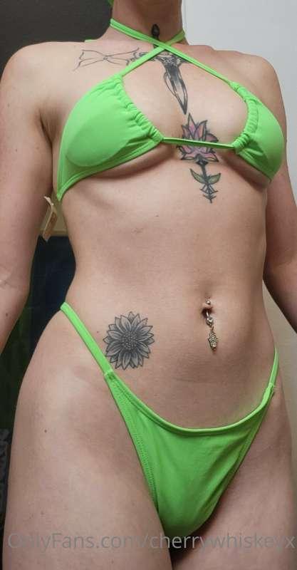 New bathing suit and I'm in love!!💚💚
