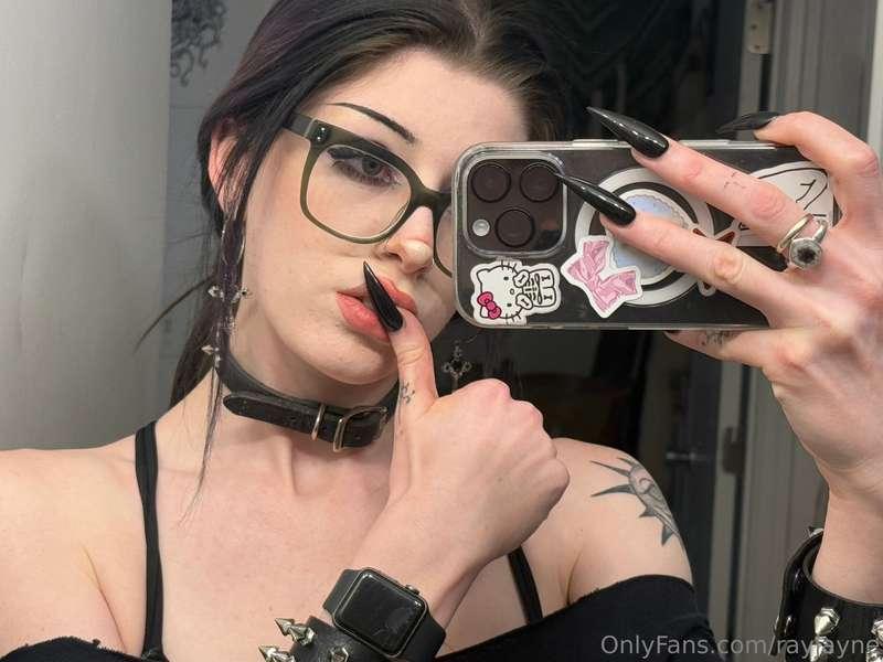 don't ask me what these fingers can do... unless you're read..