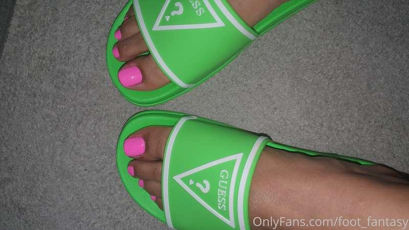 New pedi new sliders you guys saw it first 😝 hot or not