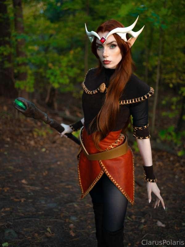 Gaze into my eyes and whisper your deepest carnal desires 😈