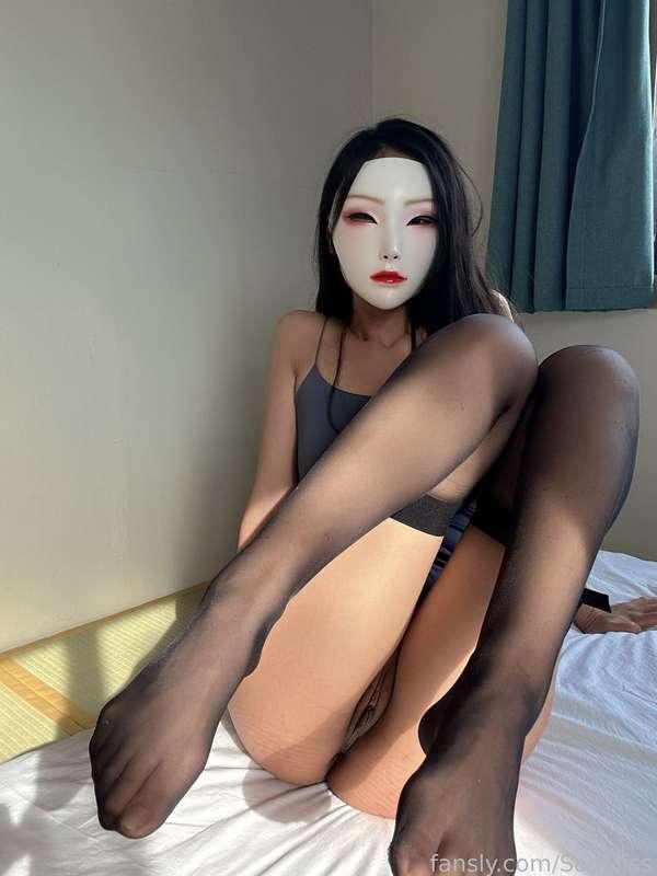 Cum on feet 射腳腳上嗎 🥺
