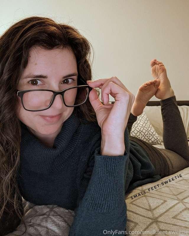 small.feet.sweetie image #0
