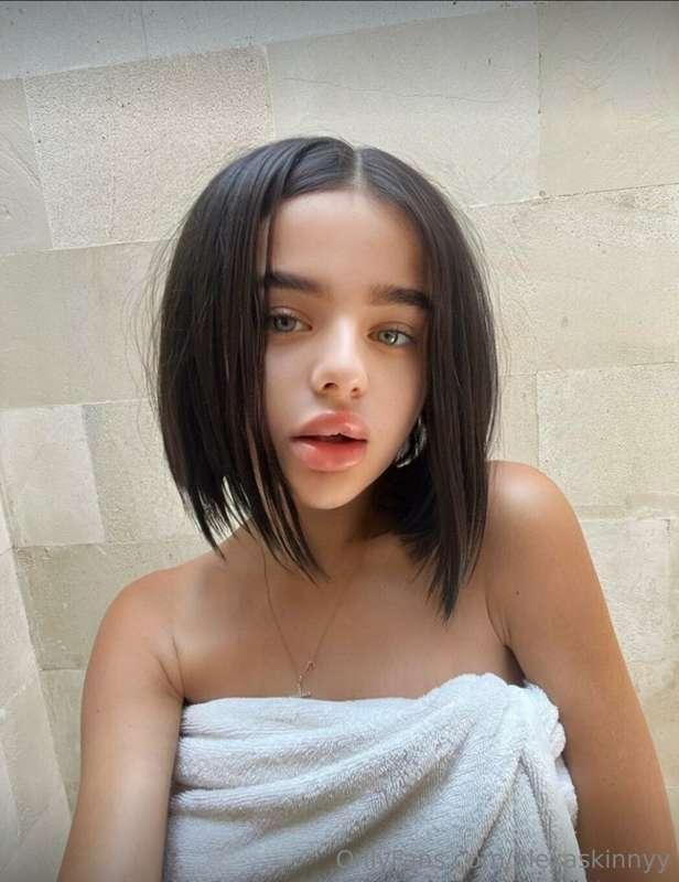 💦 FREE SUBSCRIPTION @leylabbb💦 She's @leylabbb only 18 yo bu..