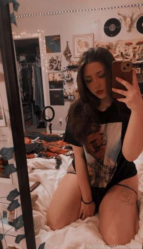 deadpixies image #0
