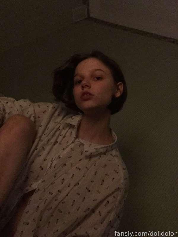 I'm feeling lonely sometimes😢 And even though I get a lot of attention in life, sometimes I just want someone special to hug me🤗

#egirl #cute #brunette #young #girlfriend #sweet #babyface #gfe #small #daddysgirl