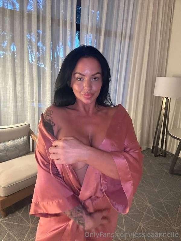 Warning: You may fall for me 😘