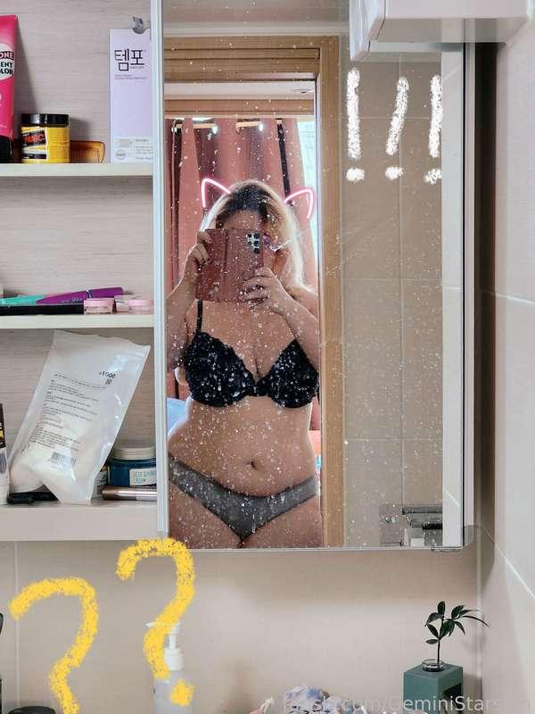 Jesus crust i need to clean my mirror 😳
Kinda reminds me of... 💦

☆ #curvy #underwear #panties #bathroom #boobs #chubby #thick #pawg ☆