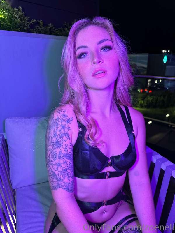 zoeneli image #1