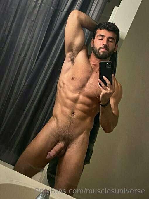 Hot @xavier_17 is back... and obviously he is naked!
