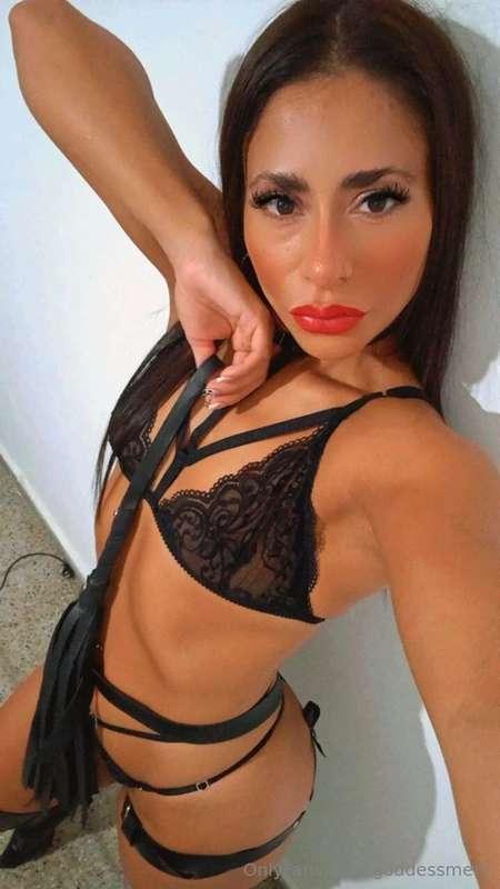 @amberkim @amberkim @amberkimMy super hot friend is waiting ..