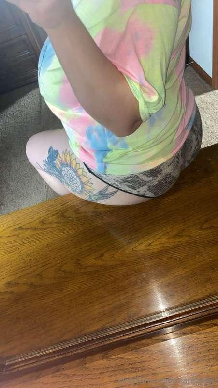 Happy Fri-yay! 😘 I’ve been told my tat is sexy, so here y’al..