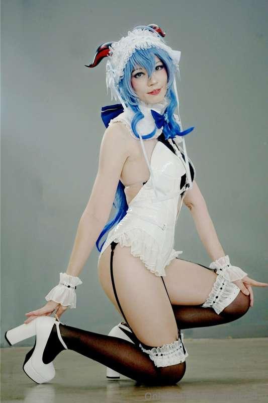 me and my 1500 outfits for ganyu >w>