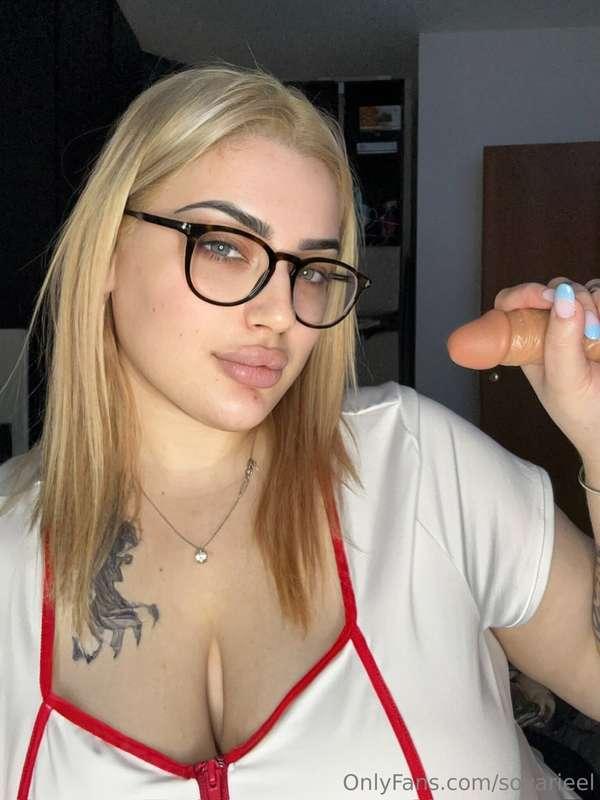 Ops... cosa ci avrò fatto secondo te? 💦Scrivimi se vuoi scop..