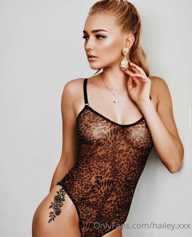 🐆🐾Honey, do I look good in this underwear or does it look ve..