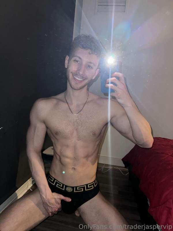 I decided I’m gonna have some fun before my workout😈