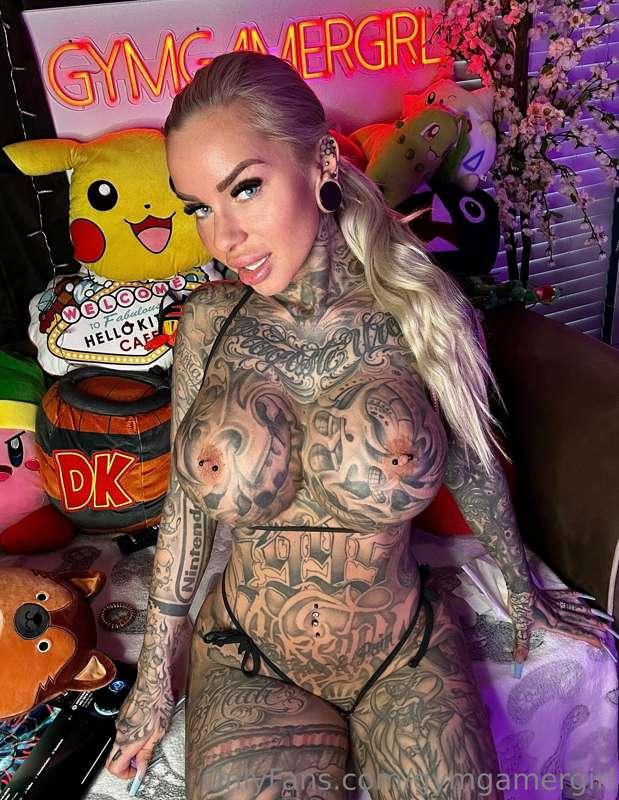 Wanna play babe? 😈💦