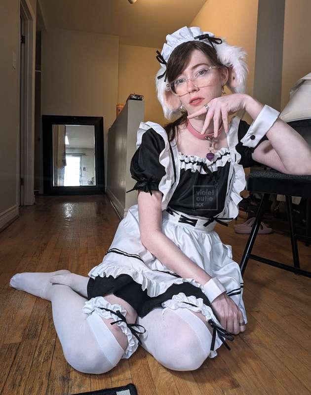 did someone order a puppy maid? 🥰