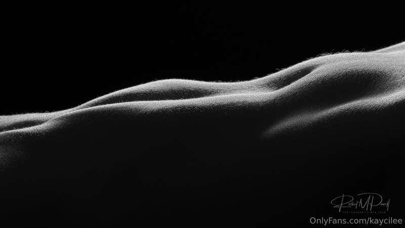 Tip to see nip! (or you can see bonus pic #3 on my VIP page,..
