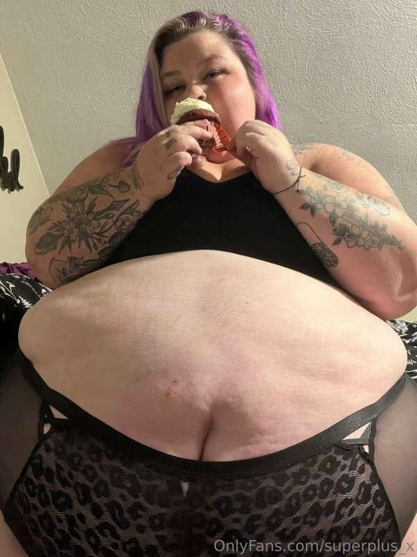 A night of eating sweets !!