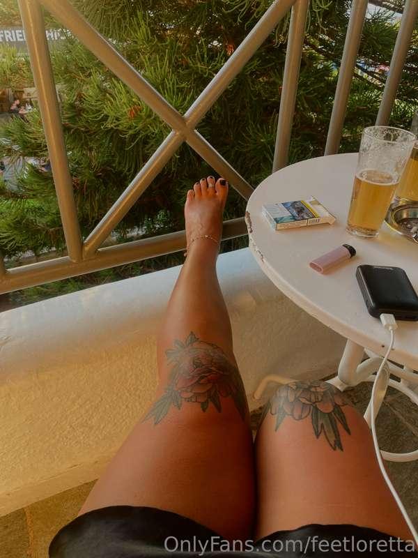 ❣️Vacation edition❣️ 
Hah.. did you take my feet as a snack ..