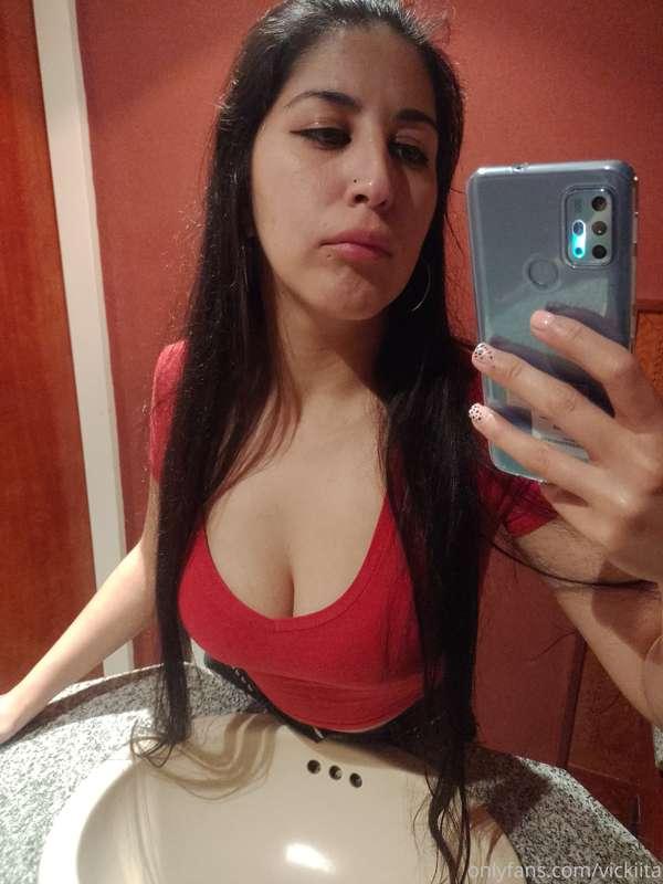 Here, in a hotel to fuck ... Who wants to participate?