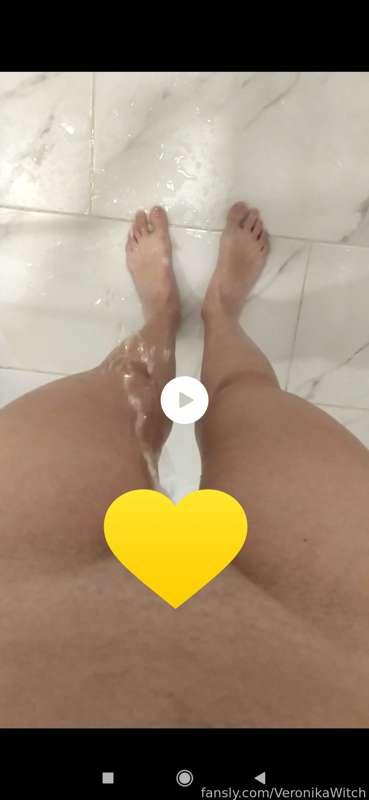 I peed on my feet with my bladder full💦

#pee #peeing #piss #peefetish #peeingfetish #pissfetish #pissing #goldenshower #witch
#longhair #greneyes #darkhair #brunette #slim #petite #skinny #watersports #toilet #toiletfetish