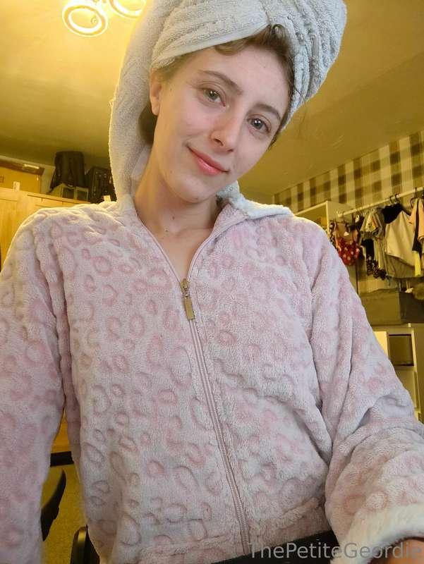 Fresh out the tub + sat down at the PC to do some editing.....