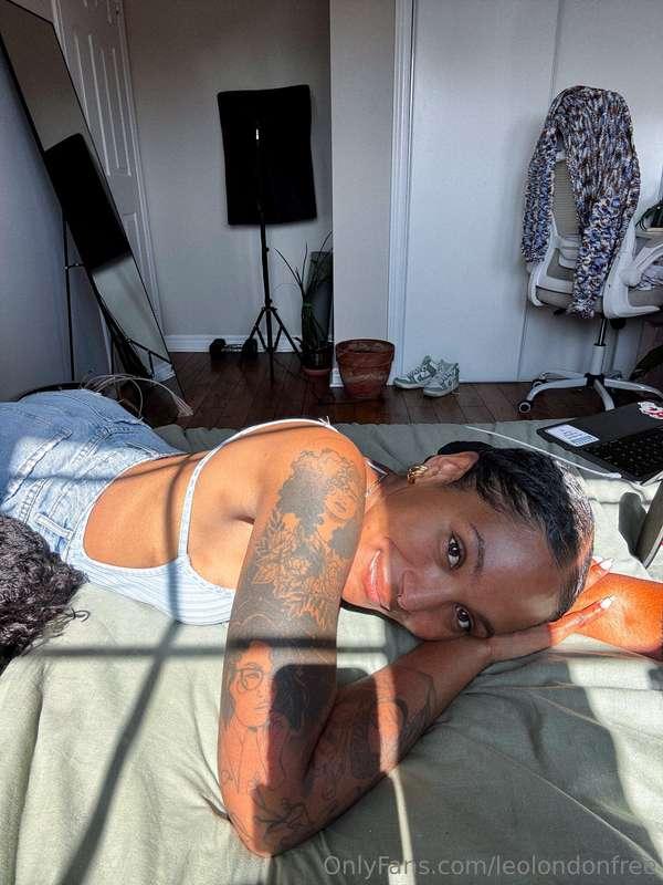 Just waiting for you to bring that big dick home! 🏡