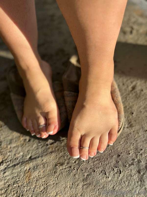 I can't wait till my feet are back to normal lol I'm over th..