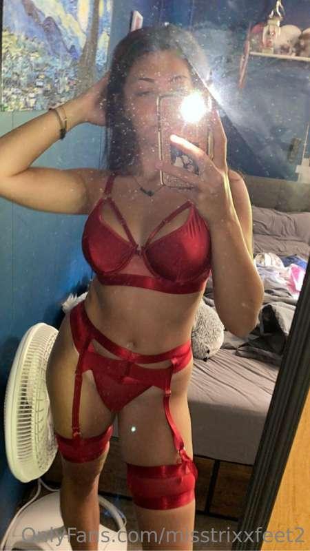 Another new set from my sissy😈