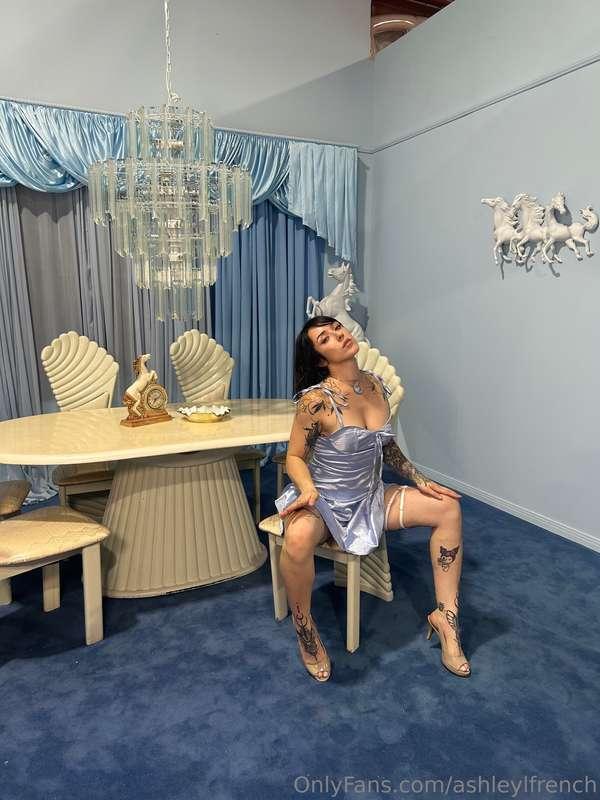 These behind the scenes are so cute 🥰