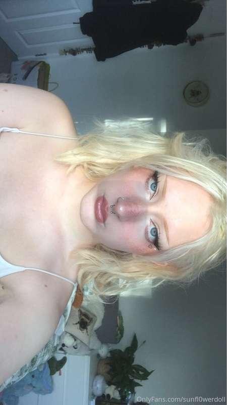sunfl0werdoll image #2