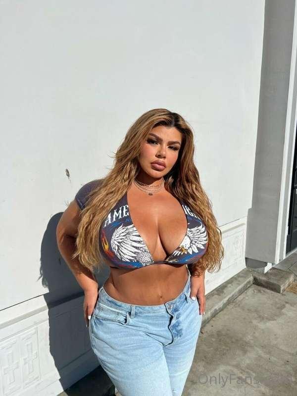 I look good in clothes but even better without them ;)