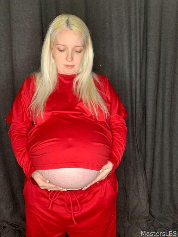 It's so big and heavy now 

#fyp #pregnant #bigtits #bigboobs #preggo #bump #mom #mommy #mum #mummy #roleplay #stretched #stretchmarks