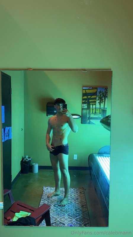 i want you to fucking get on your knees and worship me 😈