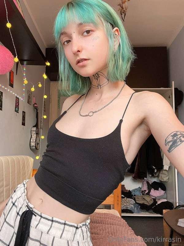 The color of my mood is green! 🍃💚It feels so nice when every..
