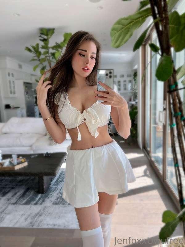 Do you like my skirt? 🤍