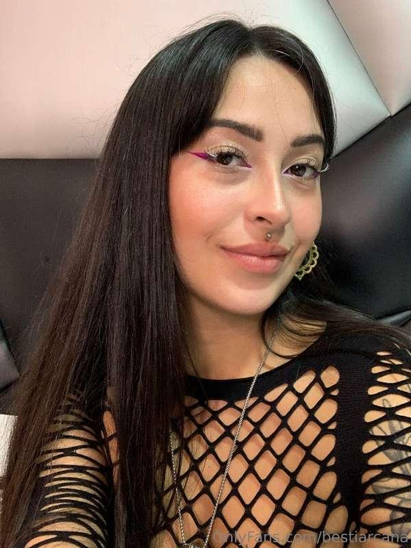 Hola amores! Ya estoy de vuelta y con una sorpresa muy hot 😈