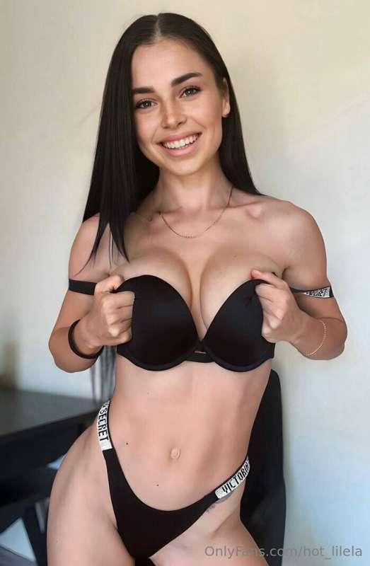 🟢CLICK HERE - @milana_moor🟢
This cutie is online and horny!!..