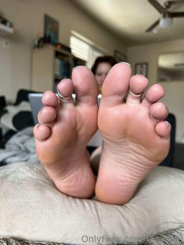 Work from home day, my feet were stinkyyyy!