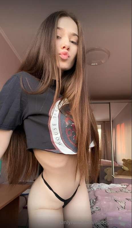 Honey, have you subscribed to this hot kitty yet @julia_njj?..