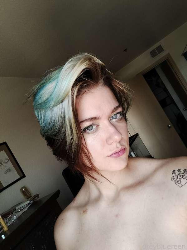 greybluegreen image #1