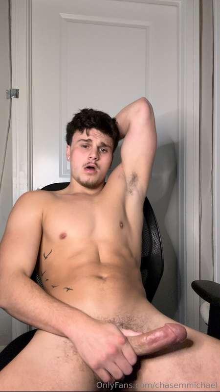 NAUGHTY JERK OFF SESSION😈 WHILE WATCHING GAY PORN🙈😝 I had no..