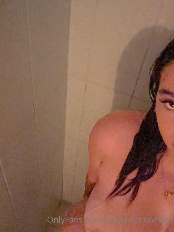 Miss me? 💋

I’m thinking about handing out **FREE SUBSCRIPTI..