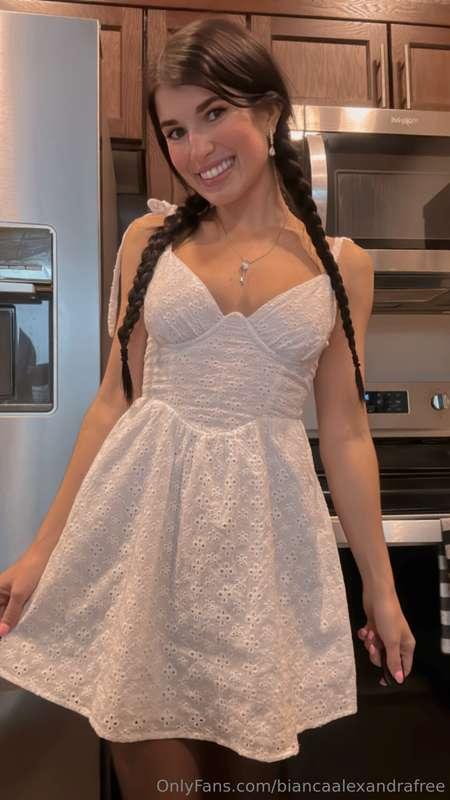 Do you like my dress?😘😉